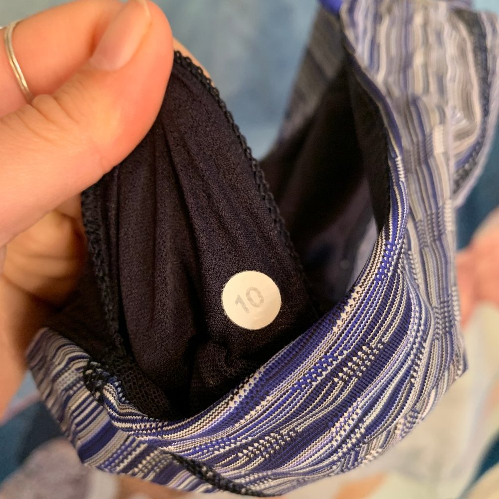 Lululemon sports bra